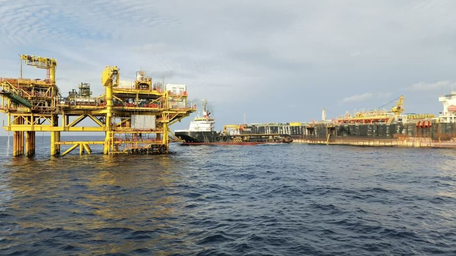 Platform and tanker operation